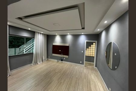 Sala de casa de condomínio para alugar com 2 quartos, 60m² em Anchieta, Nilópolis