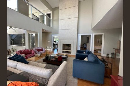 Casa de condomínio à venda com 1200m², 6 quartos e 7 vagasSala