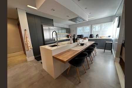Casa de condomínio à venda com 1200m², 6 quartos e 7 vagasCozinha
