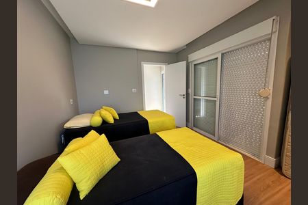 Casa de condomínio à venda com 1200m², 6 quartos e 7 vagasQuarto 1