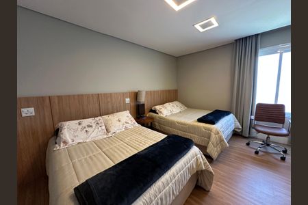 Casa de condomínio à venda com 1200m², 6 quartos e 7 vagasQuarto 2