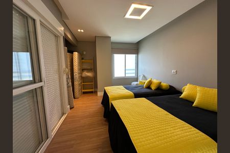 Casa de condomínio à venda com 1200m², 6 quartos e 7 vagasQuarto 1