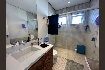 Casa de condomínio à venda com 1200m², 6 quartos e 7 vagasBanheiro da Suíte 3
