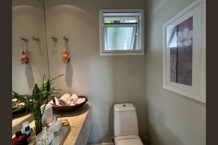 Casa de condomínio à venda com 1200m², 6 quartos e 7 vagasLavabo