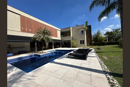 Casa de condomínio à venda com 1200m², 6 quartos e 7 vagasPiscina