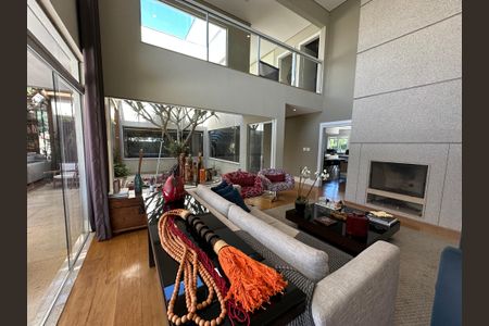 Casa de condomínio à venda com 1200m², 6 quartos e 7 vagasSala