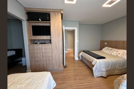 Casa de condomínio à venda com 1200m², 6 quartos e 7 vagasQuarto 2