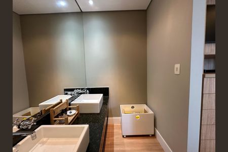 Casa de condomínio à venda com 1200m², 6 quartos e 7 vagasBanheiro 1