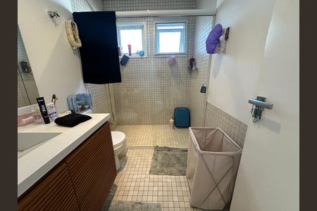 Casa de condomínio à venda com 1200m², 6 quartos e 7 vagasBanheiro da Suíte 3