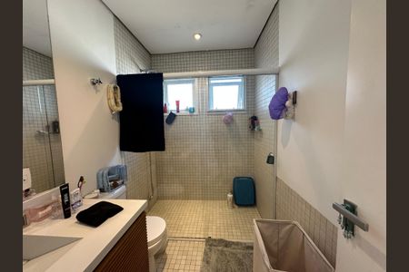 Casa de condomínio à venda com 1200m², 6 quartos e 7 vagasBanheiro da Suíte 3