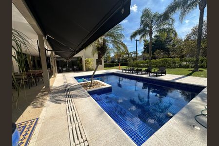 Casa de condomínio à venda com 1200m², 6 quartos e 7 vagasPiscina