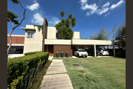 Casa de condomínio à venda com 1200m², 6 quartos e 7 vagasFachada