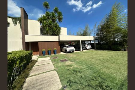 Casa de condomínio à venda com 1200m², 6 quartos e 7 vagasFachada