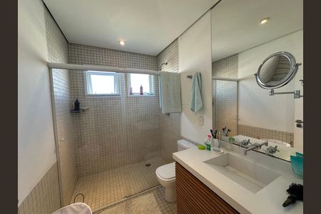 Casa de condomínio à venda com 1200m², 6 quartos e 7 vagasBanheiro da Suíte 1