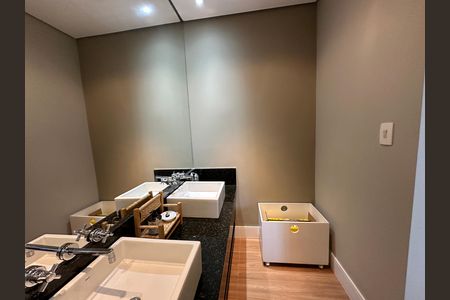 Casa de condomínio à venda com 1200m², 6 quartos e 7 vagasBanheiro 1