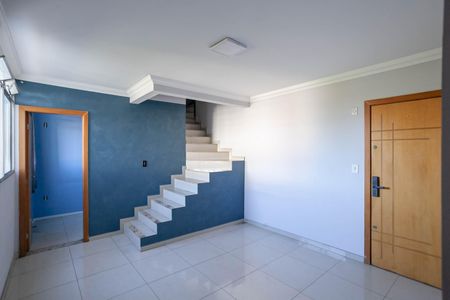Apartamento para alugar com 142m², 3 quartos e 1 vaga Apartamento para alugar com 142m², 3 quartos e 1 vagaSala