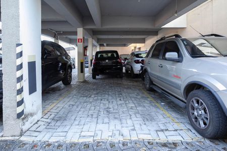 Apartamento para alugar com 142m², 3 quartos e 1 vaga Apartamento para alugar com 142m², 3 quartos e 1 vagaGaragem