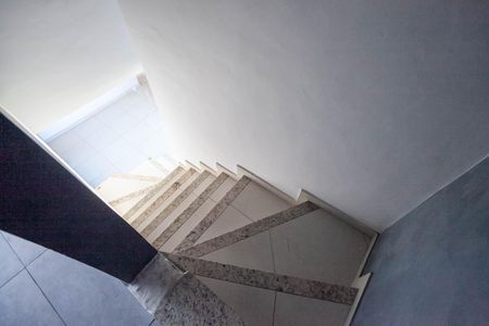 Apartamento para alugar com 142m², 3 quartos e 1 vaga Apartamento para alugar com 142m², 3 quartos e 1 vagaEscada