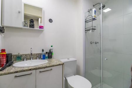 Banheiro de apartamento à venda com 1 quarto, 49m² em Empresarial 18 do Forte, Barueri