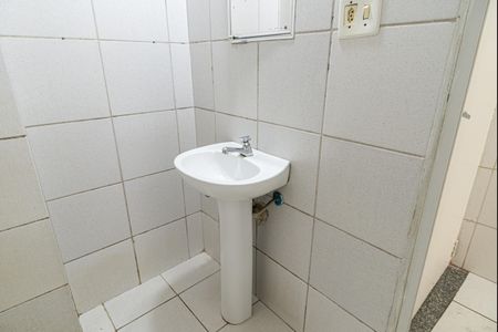 Studio para alugar com 30m², 1 quarto e sem vaga Studio para alugar com 30m², 1 quarto e sem vagaBanheiro social