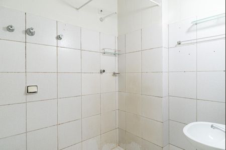 Studio para alugar com 30m², 1 quarto e sem vaga Studio para alugar com 30m², 1 quarto e sem vagaBanheiro social