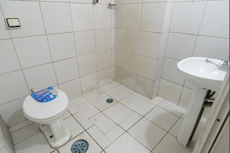 Studio para alugar com 30m², 1 quarto e sem vaga Studio para alugar com 30m², 1 quarto e sem vagaBanheiro social