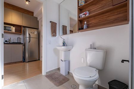 Banheiro de apartamento para alugar com 1 quarto, 30m² em Sumaré, São Paulo