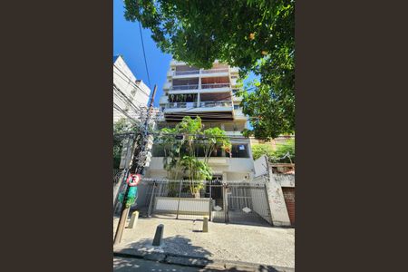 Apartamento para alugar com 65m², 2 quartos e 1 vagaFachada 
