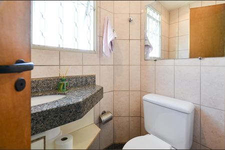 Casa à venda com 219m², 3 quartos e 2 vagasLavabo 2