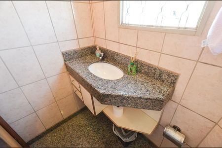 Casa à venda com 219m², 3 quartos e 2 vagasLavabo 2