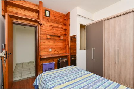Casa à venda com 219m², 3 quartos e 2 vagasQuarto 2