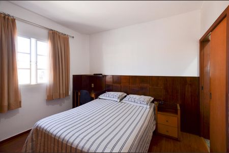 Casa à venda com 219m², 3 quartos e 2 vagasSuíte