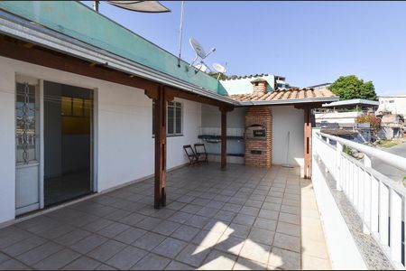 Casa à venda com 219m², 3 quartos e 2 vagasTerraço