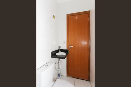 Casa de condomínio para alugar com 38m², 2 quartos e sem vaga Casa de condomínio para alugar com 38m², 2 quartos e sem vagaBanheiro