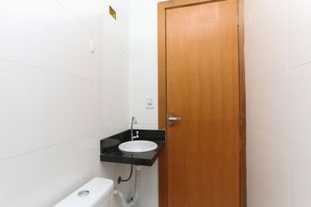 Casa de condomínio para alugar com 38m², 2 quartos e sem vaga Casa de condomínio para alugar com 38m², 2 quartos e sem vagaBanheiro