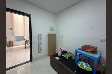 Casa de condomínio à venda com 252m², 5 quartos e 4 vagas Casa de condomínio à venda com 252m², 5 quartos e 4 vagasEscritório