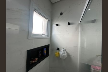 Casa de condomínio à venda com 252m², 5 quartos e 4 vagas Casa de condomínio à venda com 252m², 5 quartos e 4 vagasBanheiro da Suíte 2