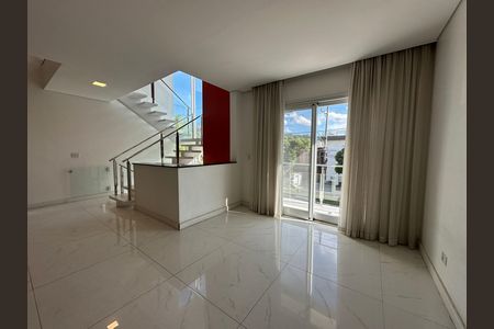 Casa de condomínio à venda com 252m², 5 quartos e 4 vagas Casa de condomínio à venda com 252m², 5 quartos e 4 vagasSala