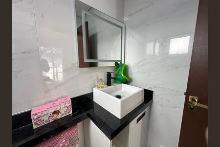 Casa de condomínio à venda com 252m², 5 quartos e 4 vagas Casa de condomínio à venda com 252m², 5 quartos e 4 vagasBanheiro da Suíte 2