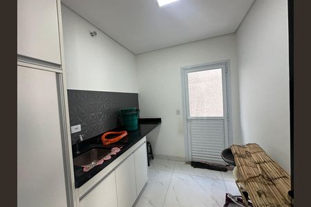 Casa de condomínio à venda com 252m², 5 quartos e 4 vagas Casa de condomínio à venda com 252m², 5 quartos e 4 vagasÁrea de Serviço