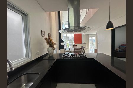 Casa de condomínio à venda com 252m², 5 quartos e 4 vagas Casa de condomínio à venda com 252m², 5 quartos e 4 vagasCozinha
