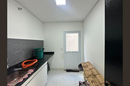 Casa de condomínio à venda com 252m², 5 quartos e 4 vagas Casa de condomínio à venda com 252m², 5 quartos e 4 vagasÁrea de Serviço