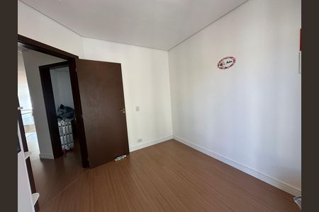 Casa de condomínio à venda com 252m², 5 quartos e 4 vagas Casa de condomínio à venda com 252m², 5 quartos e 4 vagasQuarto 2
