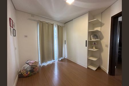 Casa de condomínio à venda com 252m², 5 quartos e 4 vagas Casa de condomínio à venda com 252m², 5 quartos e 4 vagasQuarto 2