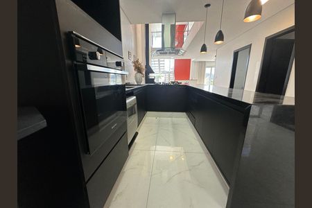 Casa de condomínio à venda com 252m², 5 quartos e 4 vagas Casa de condomínio à venda com 252m², 5 quartos e 4 vagasCozinha