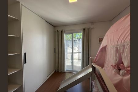 Casa de condomínio à venda com 252m², 5 quartos e 4 vagas Casa de condomínio à venda com 252m², 5 quartos e 4 vagasSuíte 2