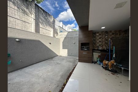 Casa de condomínio à venda com 252m², 5 quartos e 4 vagas Casa de condomínio à venda com 252m², 5 quartos e 4 vagasChurrasqueira