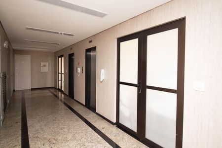 Apartamento à venda com 68m², 3 quartos e 1 vaga Apartamento à venda com 68m², 3 quartos e 1 vagaHall socialHall social