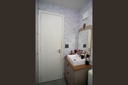 Apartamento à venda com 68m², 3 quartos e 1 vaga Apartamento à venda com 68m², 3 quartos e 1 vagaBanheiro da Suíte 1