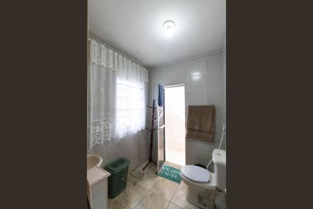 Casa à venda com 200m², 4 quartos e 2 vagasBanheiro 2